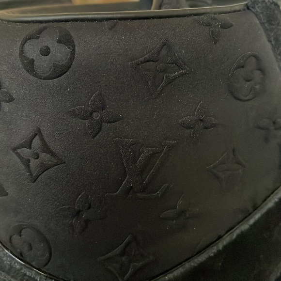 Authentic Louis Vuitton  Millennium Wedge
Sneakers Suede & Monogram Embossed - Picture 9 of 10